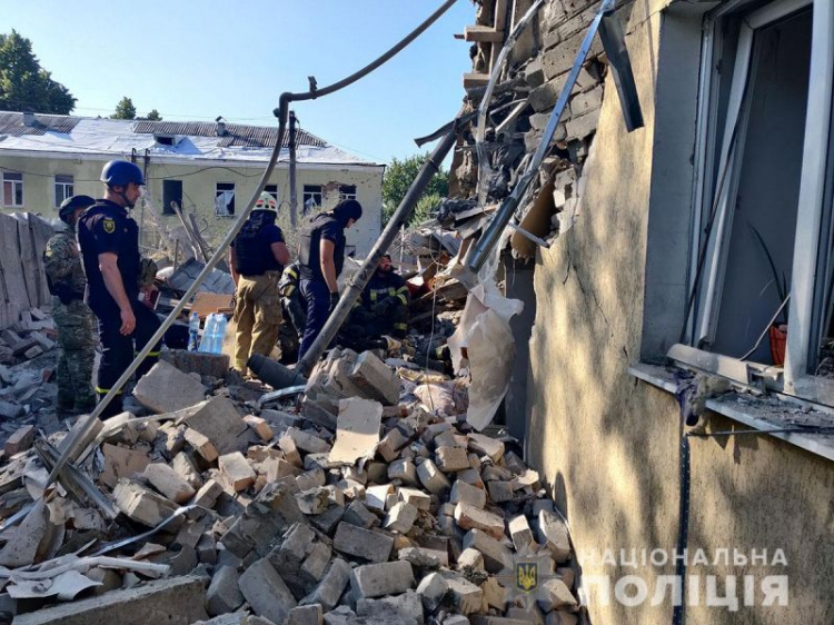 Окупанти нанесли по Донеччині 44 удари: пошкодили будинки, школу, заводи та Карлівську фільтровальну станцію