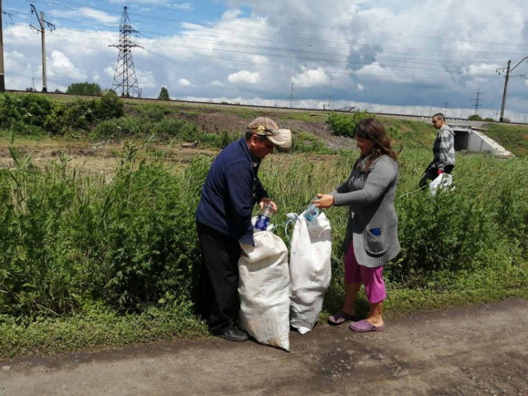 Представители Покровского общества слепых внесли свой вклад в защиту окружающей среды