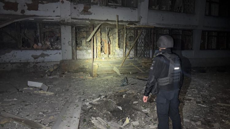 На Мирноград вчора ворог скинув 6 авіабомб