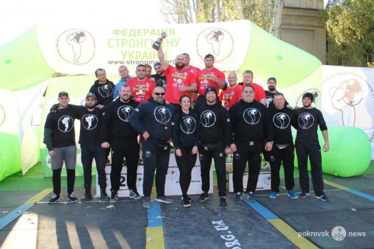 День защитника Украины в Покровске: соревнования стронгменов с главным рефери Василием Вирастюком