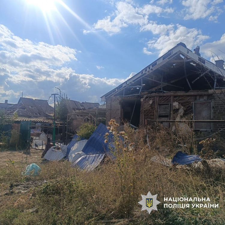 Трьох людей вбили, п’ятьох поранили російські обстріли Донеччини 26 вересня