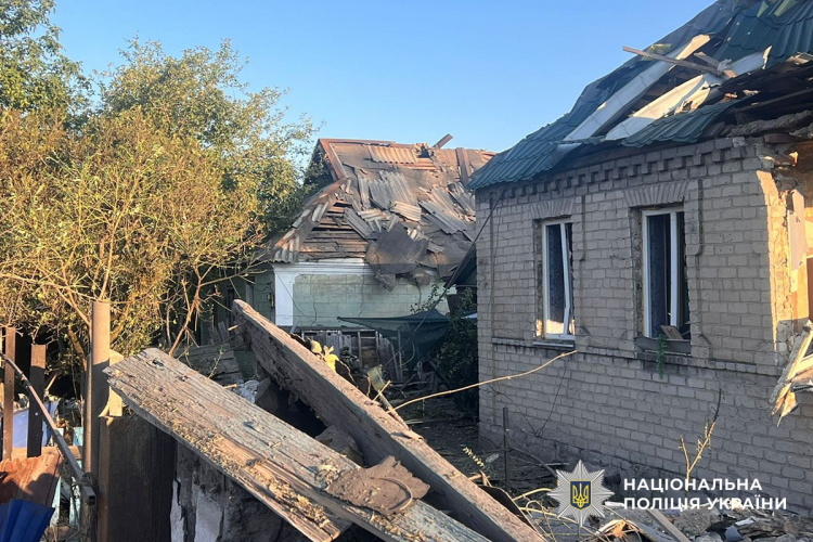 Ворог за добу обстріляв 9 населених пунктів Донеччини: двоє загиблих і шестеро поранених