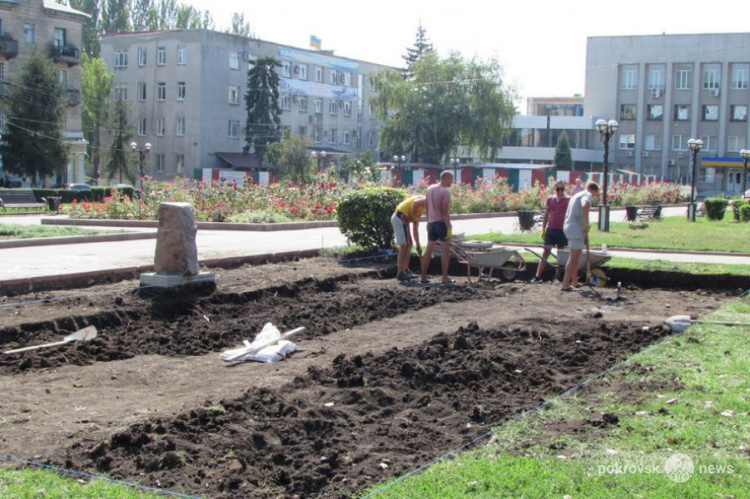 В Покровске начато строительство памятника Шевченко