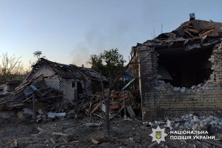 На Добропілля росіяни скинули дві авіабомби: наслідки обстрілів Донеччини за добу