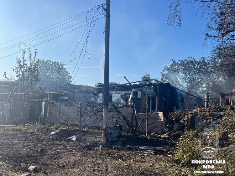 У Покровську усувають наслідки вчорашнього обстрілу