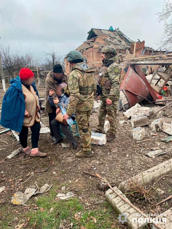 На Донеччині росіяни вбили мирну людину, поранили 10