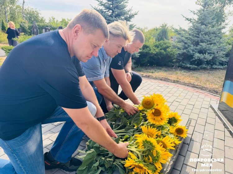 У Покровську вшанували пам'ять полеглих Захисників України