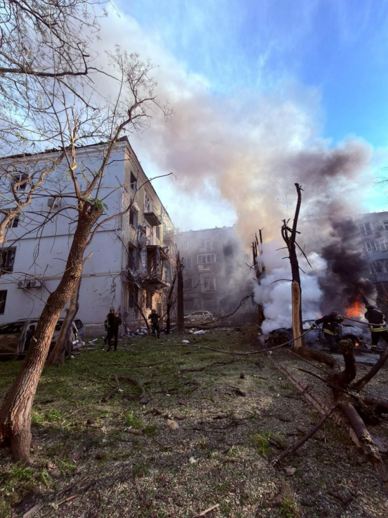 Двоє загиблих і 21 поранений: про наслідки російських обстрілів Донеччини за 25 травня