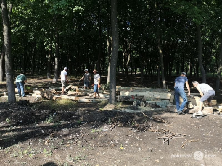 В парке «Юбилейный» прошел общегородской субботник