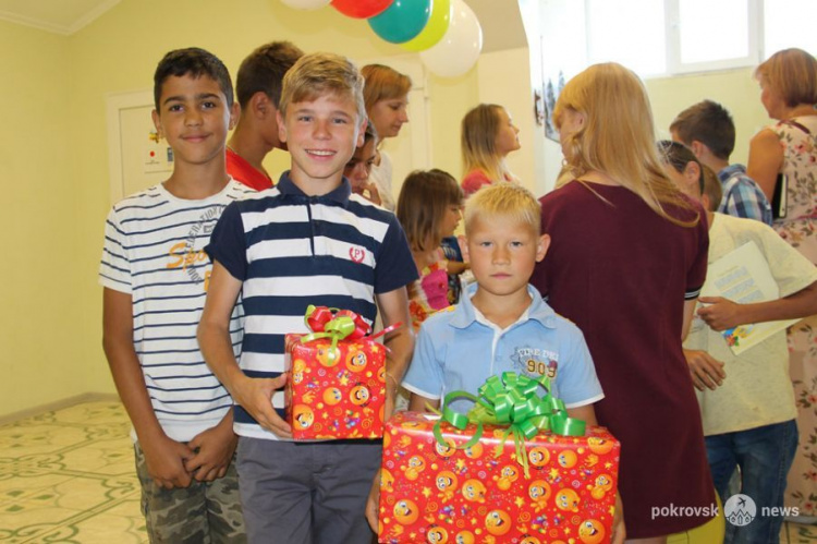 В Покровске завершена благотворительная акция «Помоги собраться в школу»