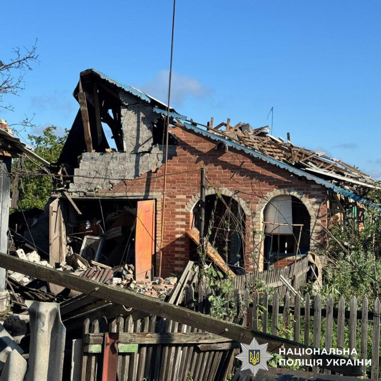 На Мирноград вчора ворог скинув 6 авіабомб