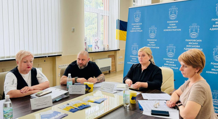 Представники влади зустрілися з ветеранами та родинами загиблих Захисників Покровської громади