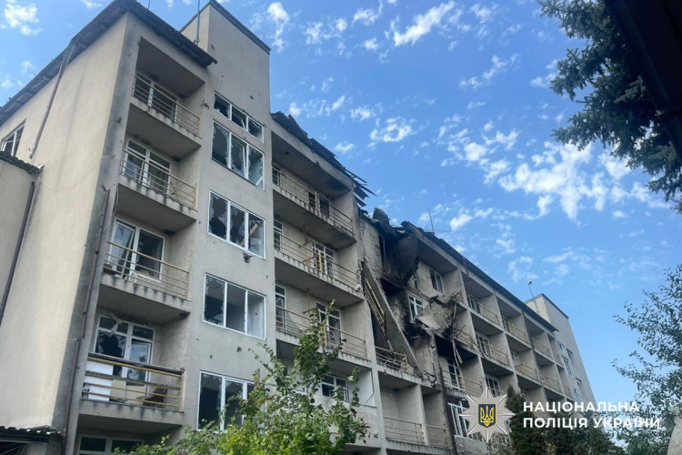 Двоє цивільних загинуло і сім поранено внаслідок російських обстрілів Донеччини за добу