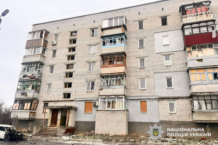 2 лютого під ворожим вогнем були 10 населених пунктів Донеччини: є загиблий і поранений