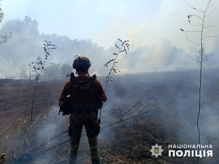 По Покровську – дронами та артою, на Мирноград – ФАБи: поліція повідомила про наслідки обстрілів 16 вересня