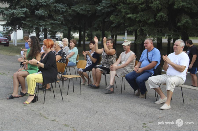В рамках конкурса «Мой город» в Новоелизаветовке реализовали проект «Уверенным шагом в сельский клуб»