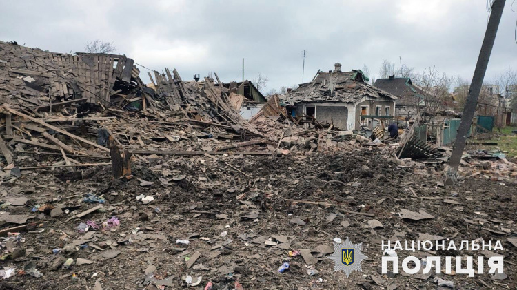 Доба обстрілів Донеччини минула без постраждалих, але з численними руйнуваннями