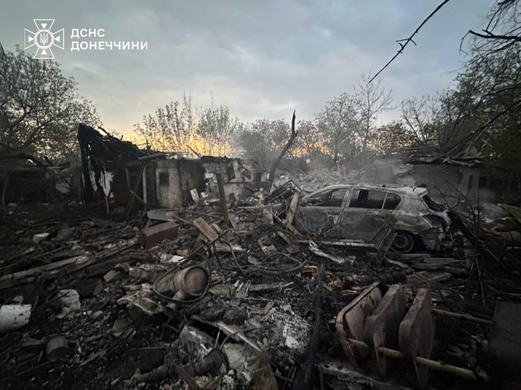 Пекельна ніч у Білицькому: постраждала людина, є руйнування