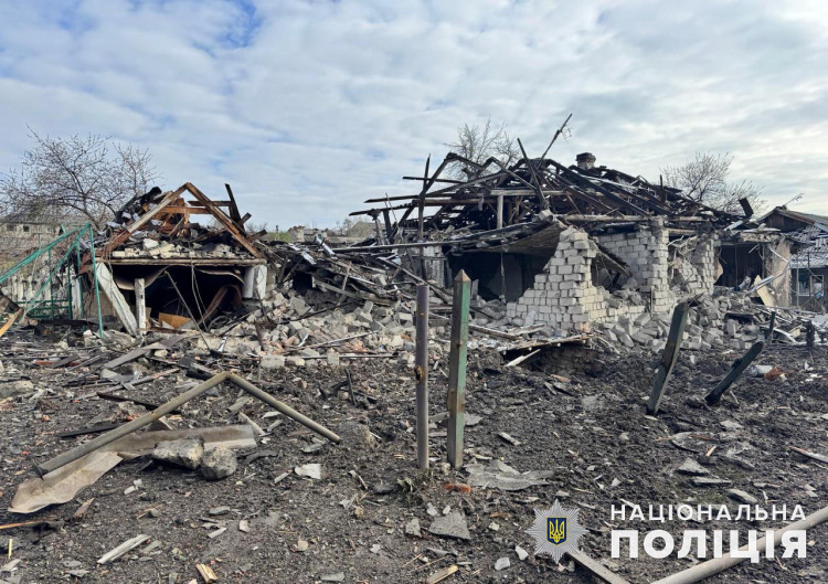 П’ятеро поранених, з них одна дитина: про наслідки обстрілів Донеччини 8 квітня повідомили в поліції
