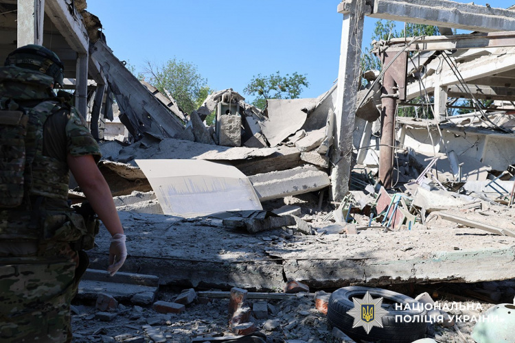 13 населених пунктів Донеччини обстріляв ворог 4 липня, вбив двох цивільних