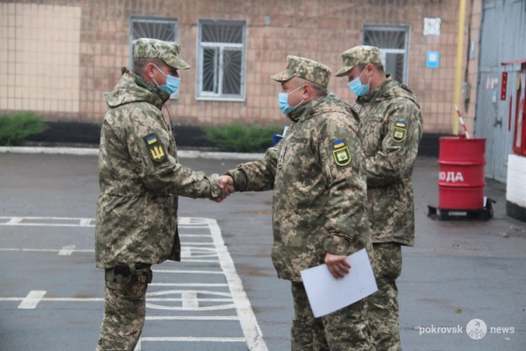 У Покровську привітали військовослужбовців з Днем захисників і захисниць України