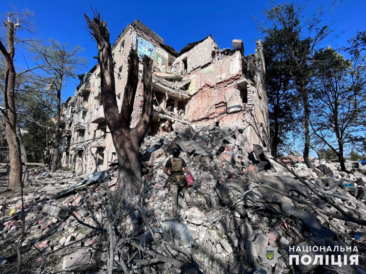 33 удари окупантів по 16 населених пунктах: поліція Донеччини повідомила про наслідки