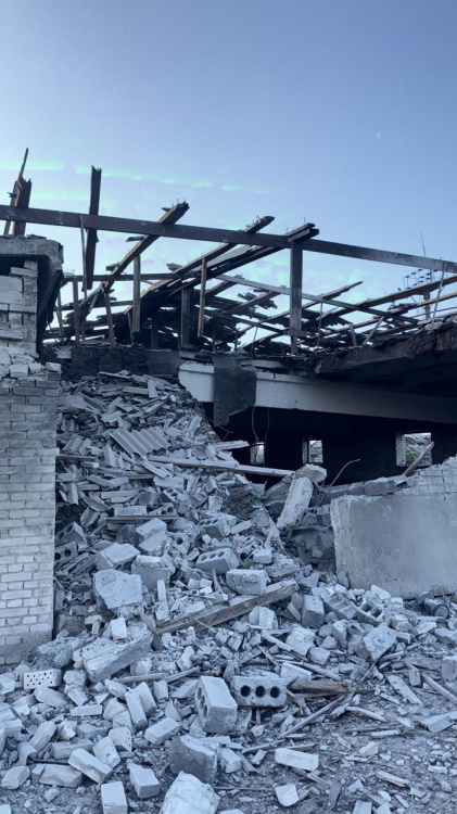 На Мирноград вчора ворог скинув 6 авіабомб