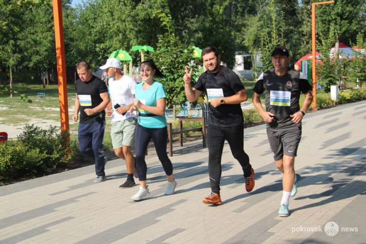 У Покровську відбувся патріотичний забіг «Шаную воїнів, біжу за героїв України»