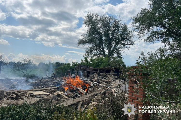 Троє людей постраждали внаслідок російських атак на Донеччині
