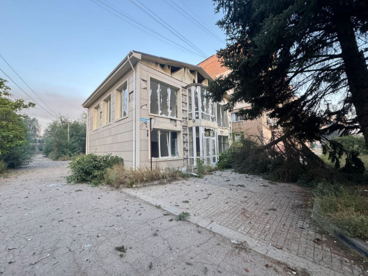 У Добропіллі ворожі обстріли пошкодили пологове відділення