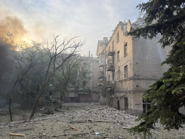 Одна людина загинула, 14 жителів Донеччини зазнали поранень через російські атаки 24 травня
