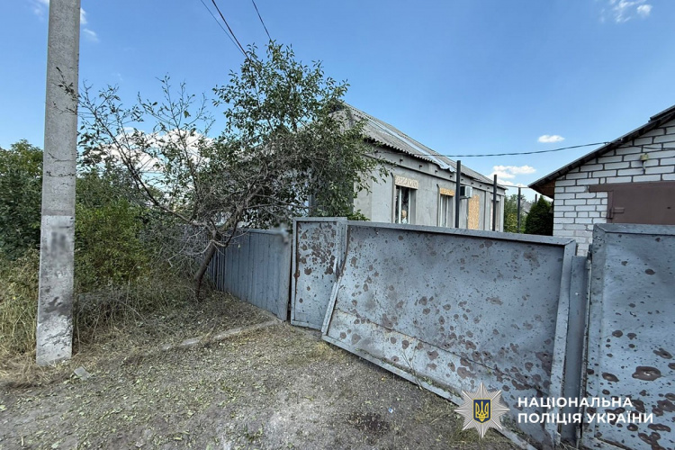 Російські атаки забрали життя двох людей на Донеччині, ще шість зазнали поранень