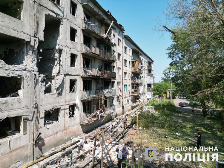 У поліції Донеччини показали наслідки вчорашнього бомбардування Мирнограда