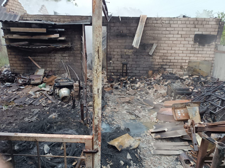 Двоє жителів Донеччини зазнали поранень унаслідок російських атак