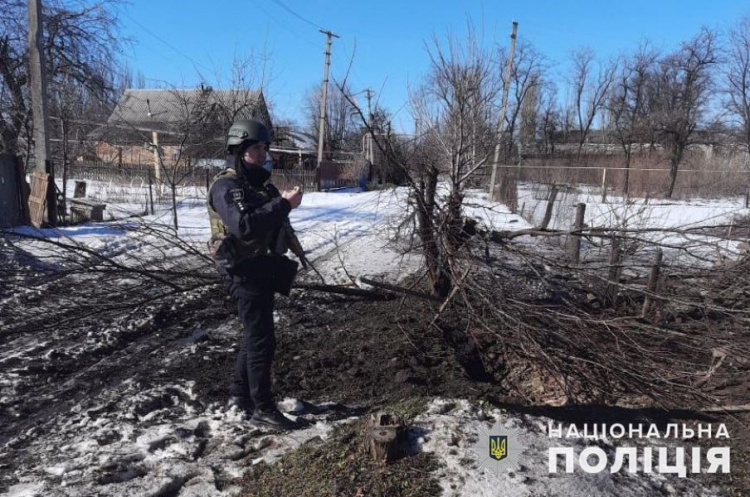 40 ударів по Донеччині: Ворог поцілив у домівки, школу, фабрику, дитячий садок