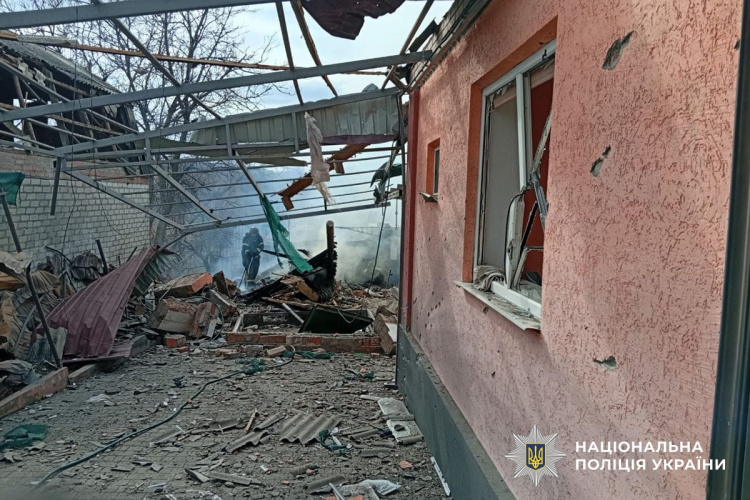 Унаслідок ударів росії по Донеччині 5 цивільних загинули, ще 6 поранені