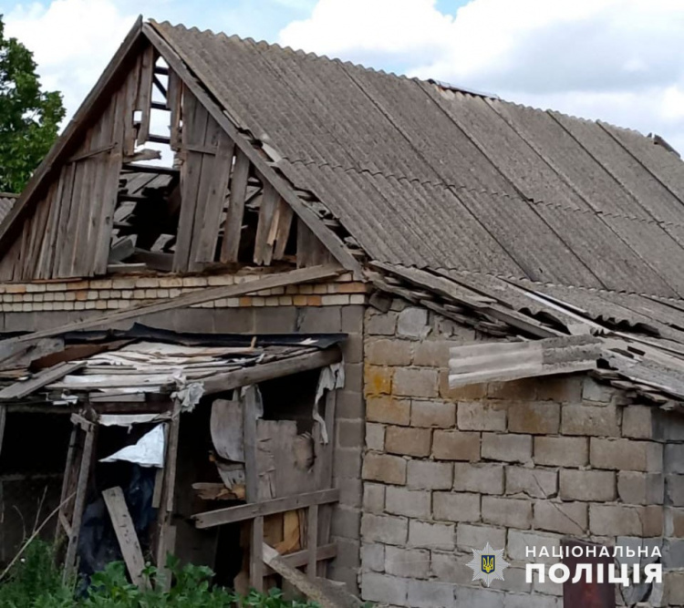 Окупанти за добу обстріляли 8 населених пунктів Донеччини, поранили мирних людей