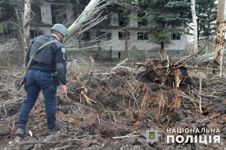 За добу поліцейські Донеччини зафіксували 25 воєнних злочинів рф проти мирного населення