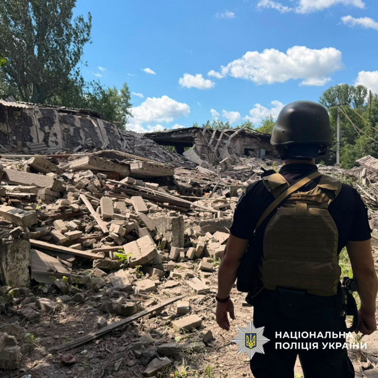 Троє поранених за добу: поліція Донеччини документує воєнні злочини рф