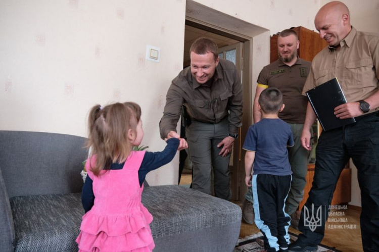Павло Кириленко відвідав дитячі будинки в Мирнограді, Костянтинівці та Дружківці