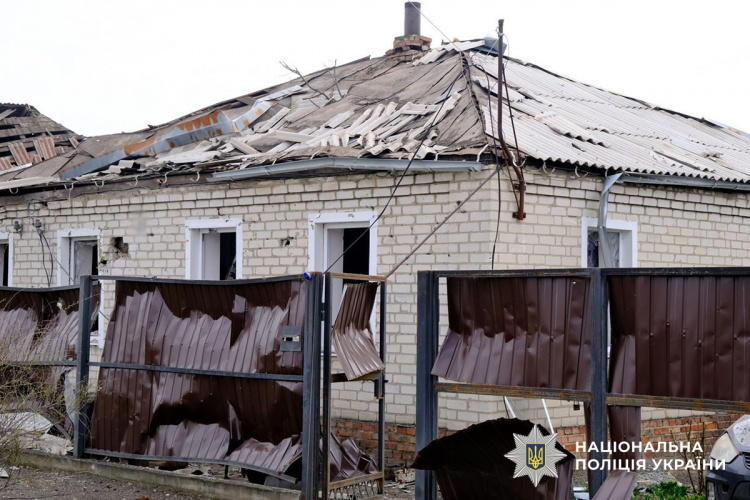 На Донеччині через ворожі обстріли поранені 11 людей, серед них дитина