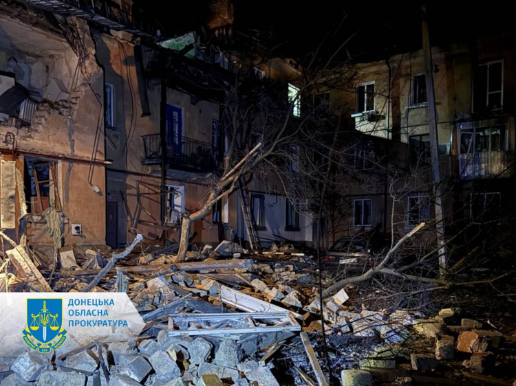Загинула жінка, вщент зруйновані будівлі: наслідки нічного обстрілу Селидового (оновлено)