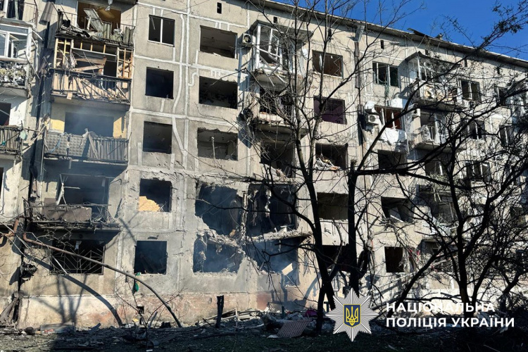 На Мирноград вчора ворог скинув 6 авіабомб