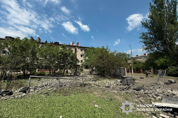 Двоє цивільних загинули, ще 11 поранені внаслідок ворожих обстрілів Донеччини 8 червня
