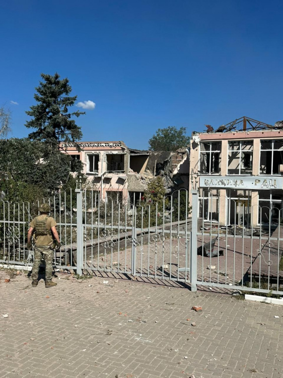 Дві людини загинули, ще 25 поранені через масовані обстріли Донеччини 14 вересня