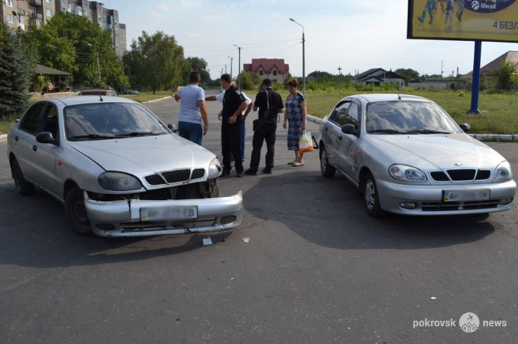 В Покровске произошло ДТП с участием двух «Ланосов»