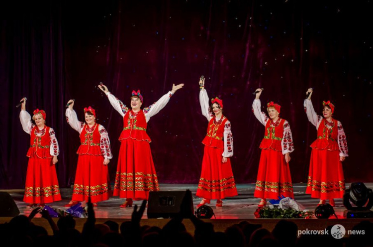 Наталья Фалион и «Лисапетный батальон» в Покровске: ярко, эмоционально, зажигающе, весело!