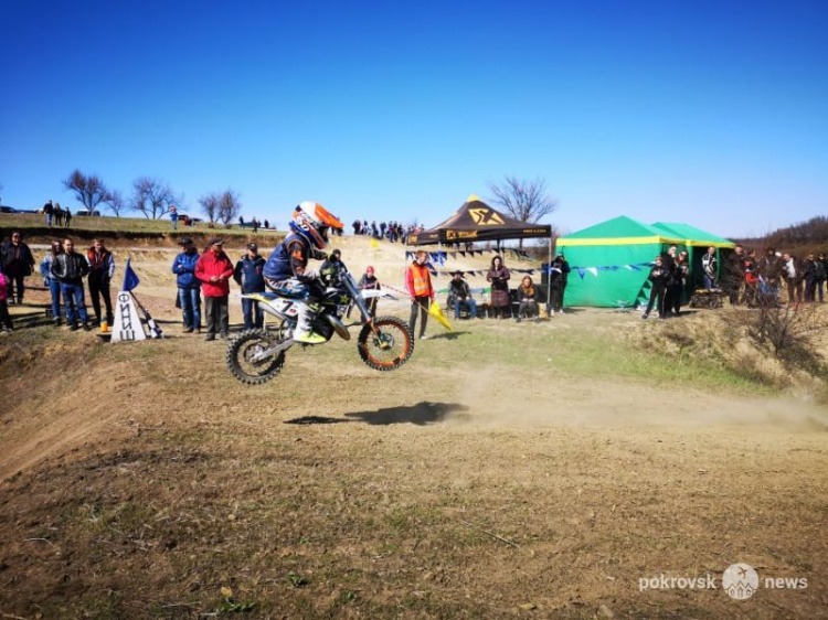 В Мирнограде проходят соревнования по мотокроссу