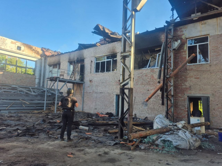 2 цивільних загинуло, 7 поранено: поліція – про наслідки обстрілів Донеччини 12 серпня