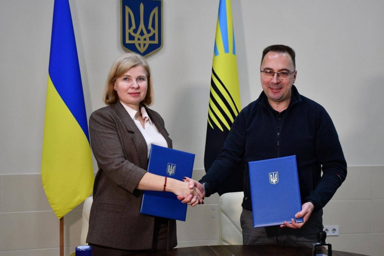 Для допомоги переселенцям: Покровська МВА уклала меморандуми з трьома громадами Донеччини